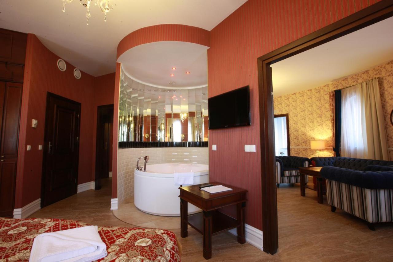 Hotel St. Bruno Gizycko Exterior photo